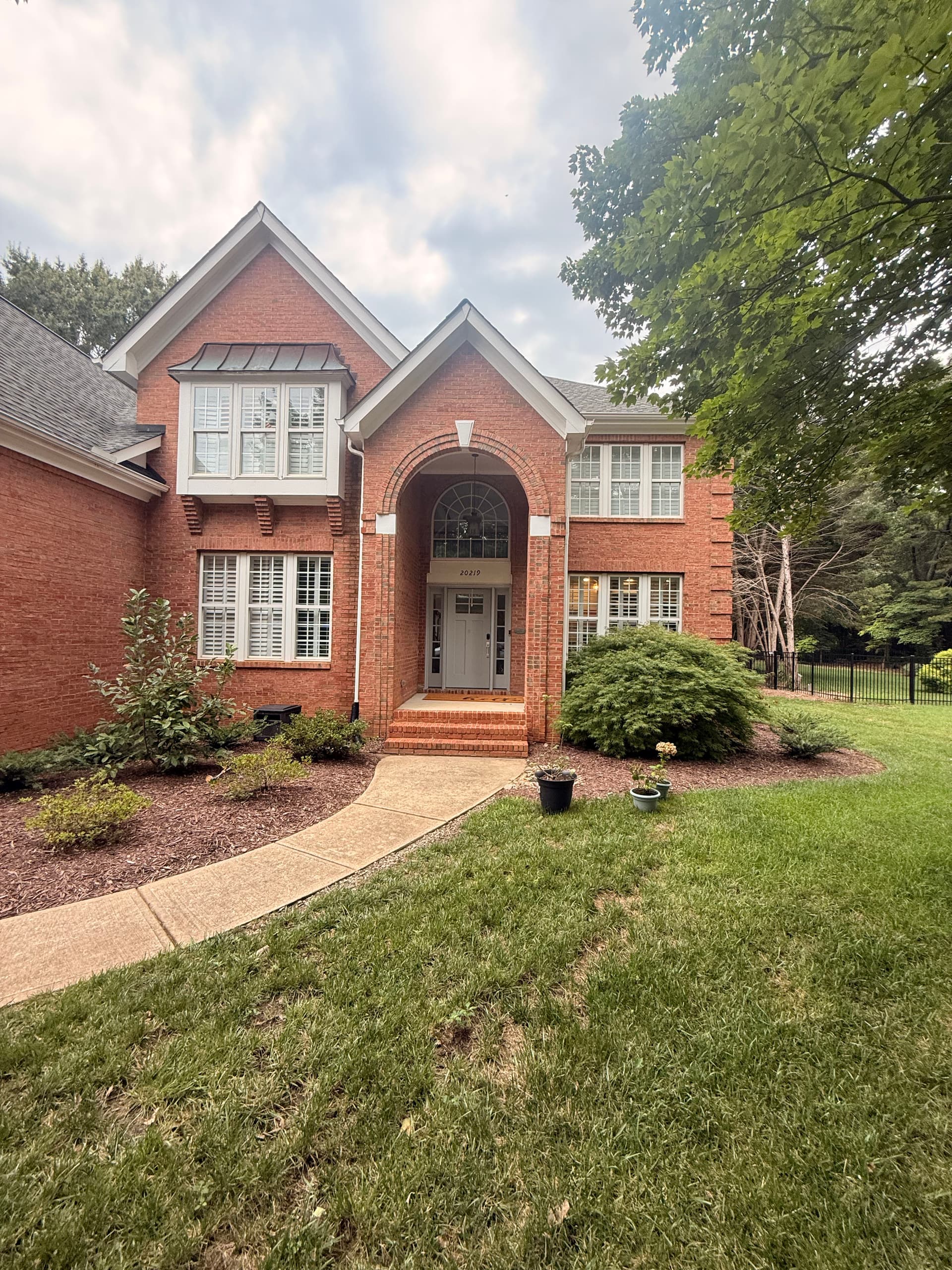 Gallery photos for 35 White Windows Swapped for Black on This Lake Norman Home: Image #4