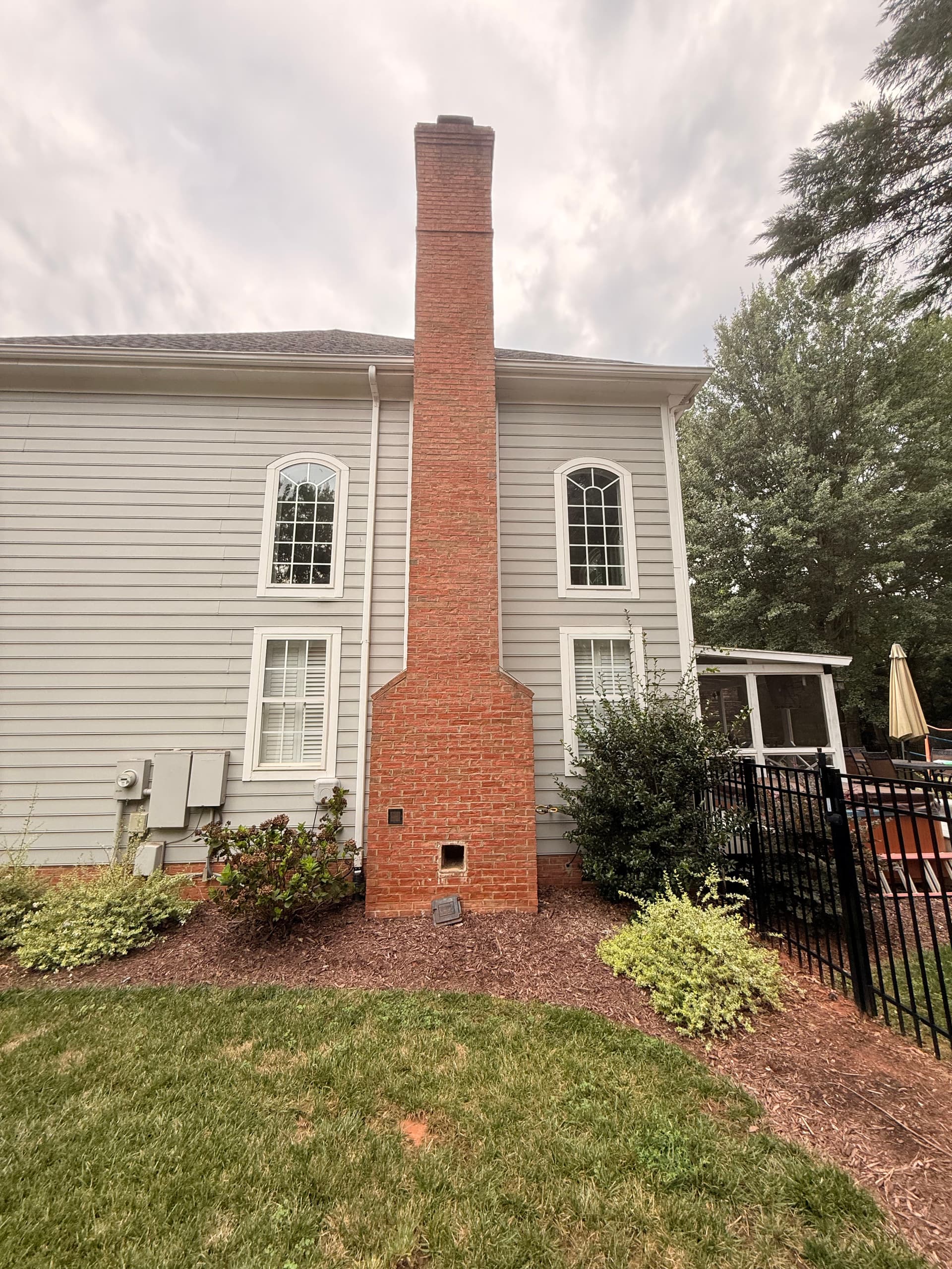 Gallery photos for 35 White Windows Swapped for Black on This Lake Norman Home: Image #5